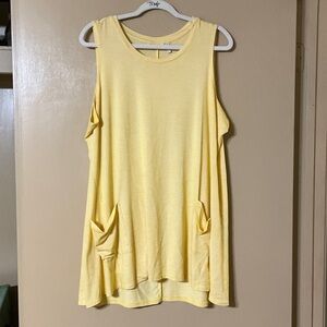 LOGO by Lori Goldstein Soft Yellow Sleeveless Pocket Tank